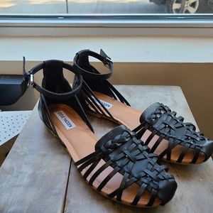 Steve Madden- Mory Sandal Size 8.5